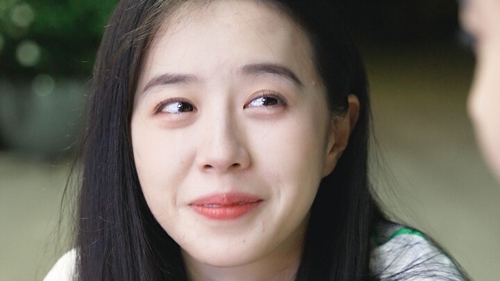 Kucing yang manja itu nggak salah, asalkan manjanya ke orang yang tepat~