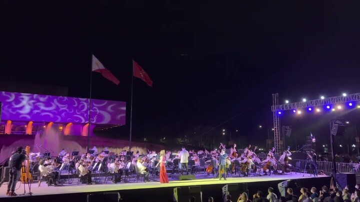 Lara Maigue & Bo Cerrudo with Philippine Philharmonic Orchestra -Minsan Lang Kita Iibigin