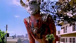 Ultraman Taro bị quái vật bắt nạt!