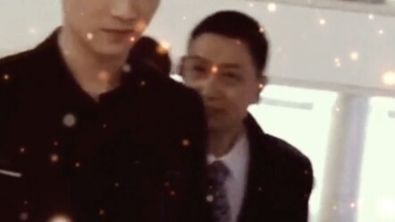 #ChenXiao How did such a hilarious scene give birth to this stunning GIF? Only you, Brother Xiao! #A