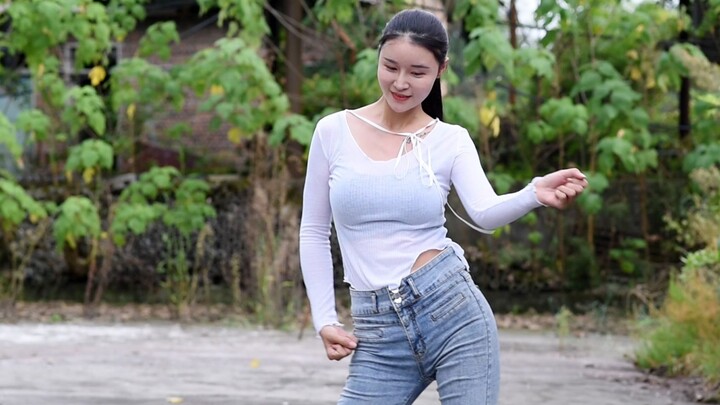 Yuzu thua trận cầu lông và bị phạt học nhảy. Tại sao điệu nhảy của tôi lại khác với những gì thầy dạ