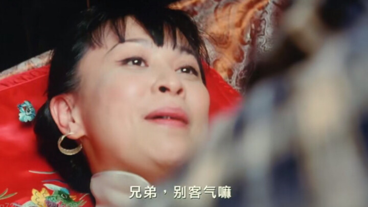 A legendary scene from “Let the Bullets Fly” — so very Jiang Wen, hahaha!