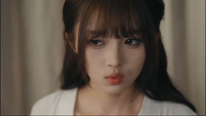 สาวงกข้ามภพเป็นอนุภรรยาแต่งแทน ผูกระบบลึกลับ หวังฮุบมรดกอ๋อง แต่เขากลับต้องกอดเธ