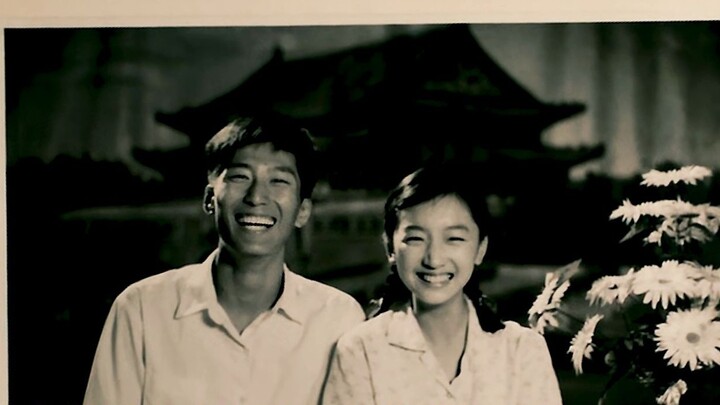 "Những ngày tháng trôi qua chậm rãi, chậm đến nỗi cả một đời người chỉ đủ để yêu một người."