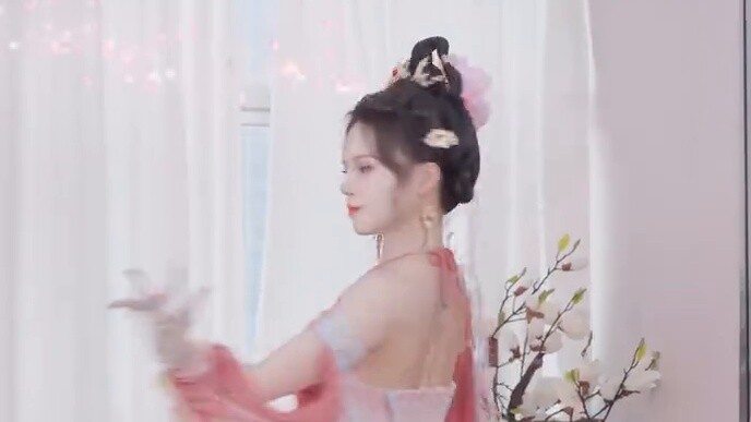 Have you heard that the new Western dancer is an assassin?