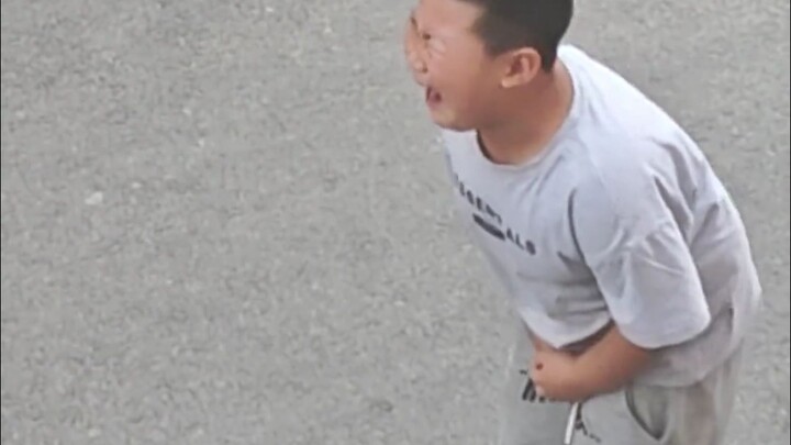 Cảnh tượng đắc ý khi lũ trẻ nghịch ngợm gây rối