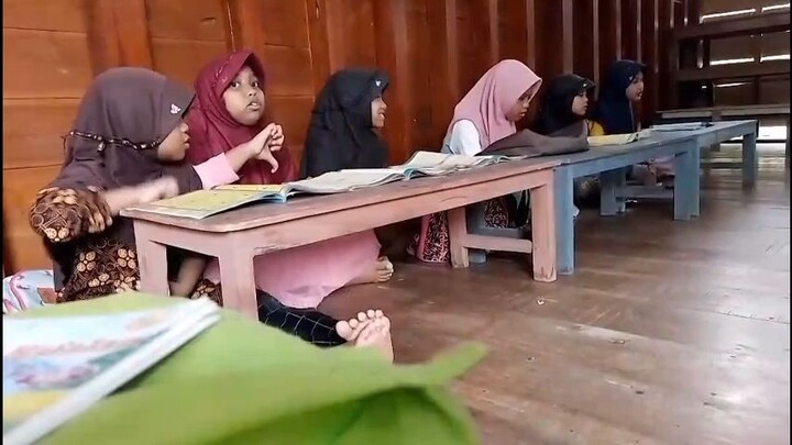 Mengaji....
