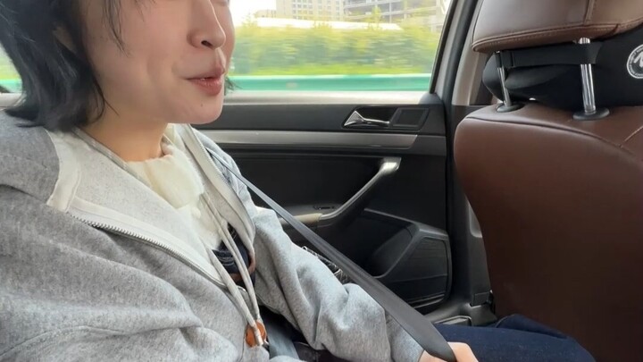 Đừng ai cười chê ai nữa