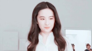 Do all people with the surname Liu have the problem of looking awesome? ? ?