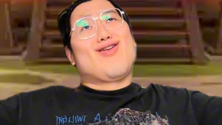 Run rẩy nhìn thấy chính mình...