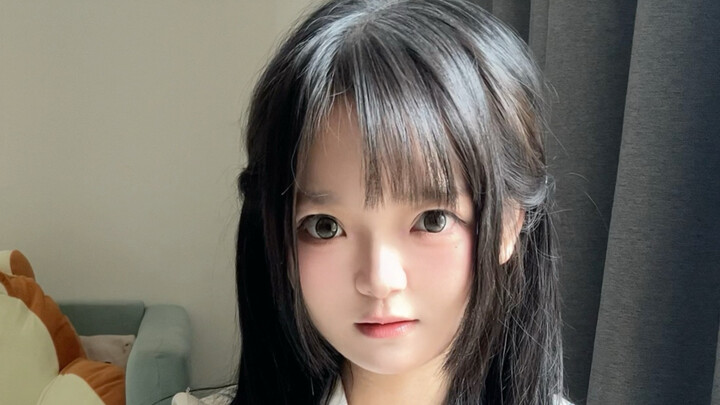 Kenapa mataku selalu berbinar seperti bintang ya～ Kemarin salah kirim jadi malah jadi unggahan, hari