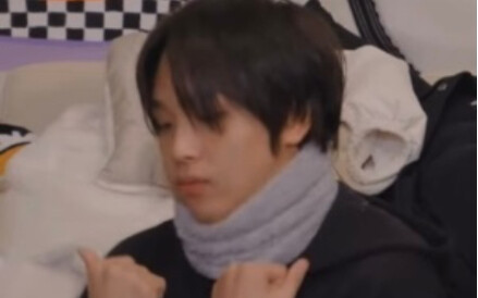 【Lý Khải Xán】Chú gấu con đã lắc đầu cả năm rồi!