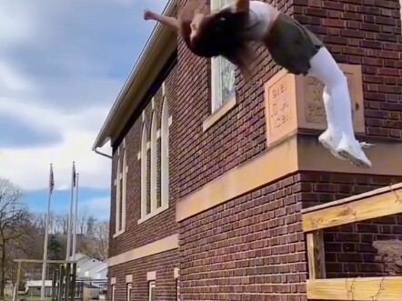 ความขี้ขลาดไม่ช่วยอะไรเลย แต่ความกล้าหาญสามารถพิชิตทุกสิ่งได้!