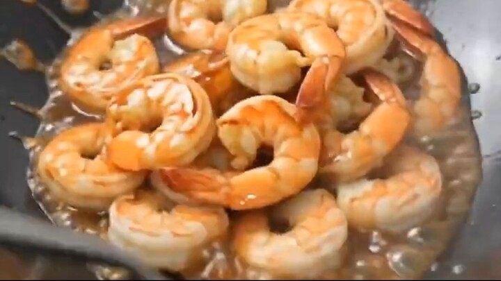 ผัดกะเพรากุ้ง