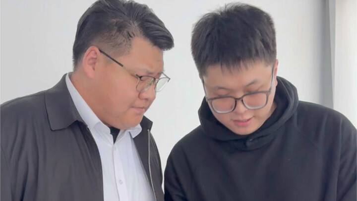 Thằng cháu trai tôi chỉ học kém thôi, còn lại thì thật sự rất thông minh đấy...