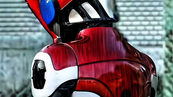 “ใบหน้าอันงดงามที่ซ่อนอยู่ภายใต้หน้ากาก”