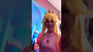 Princess Peach Cosplay