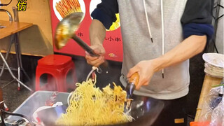 Asian Fried Rice League—today's contestant is a young player from the Guangzhou Fried Rice Youth Aca