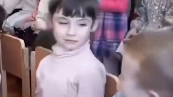 Chính là như thế mà tôi và mẹ cậu quen nhau.