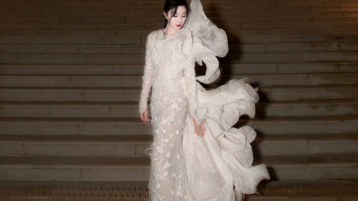 Penampilan hari ini sangat cantik! Detik ini rasanya seperti Rubah Sembilan Ekor asli benar-benar mu