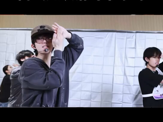 [Youth Dream Practice Room – Muted Version] I can’t be bothered to switch it to landscape mode, so j