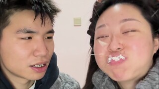 阳 了 吃 个 奶 包 子