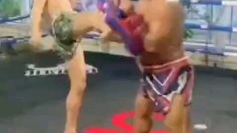 Xem chàng trai Thái đánh boxing