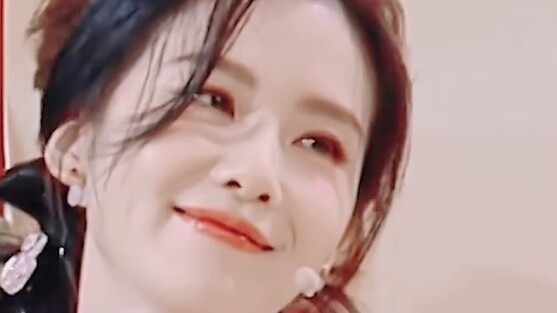 How does she manage to be cute and lively in every frame!!! [Liu Shishi]