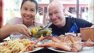แกงหน่อไม้ แกงลาว ส้มตำ ไก่ย่าง Esan Soup Spicy Papaya Salad With Sticky Rice