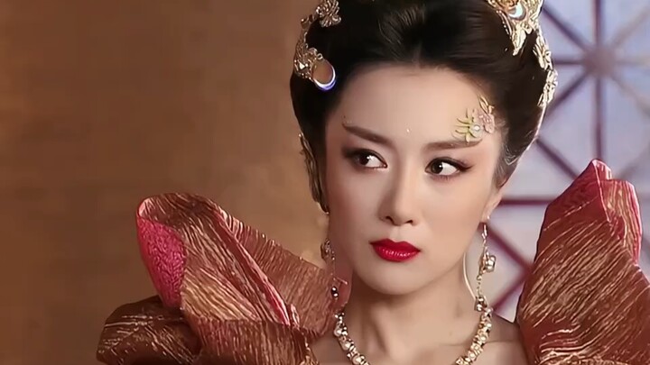 King Zhou of Shang defiled a minister’s wife. Upon learning of this, Daji was heartbroken.