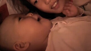 ต้าเป่าเต็มไปด้วยความรักที่มีต่อเอ้อเป่า ไม่เหมือนพี่สาวเลย ดูเหมือนแม่มากกว่า!