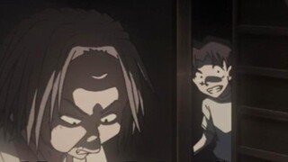 In "Detective Conan", the old lady would sharpen her knife late at night every day, and sure enough,