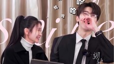 林一你小子藏不住了吧,帮你p得离浩存近一点了,再近一步就要看你自己了。玩个猜谜都这么高兴,要是采访安排沙发,你们不得坐一起去