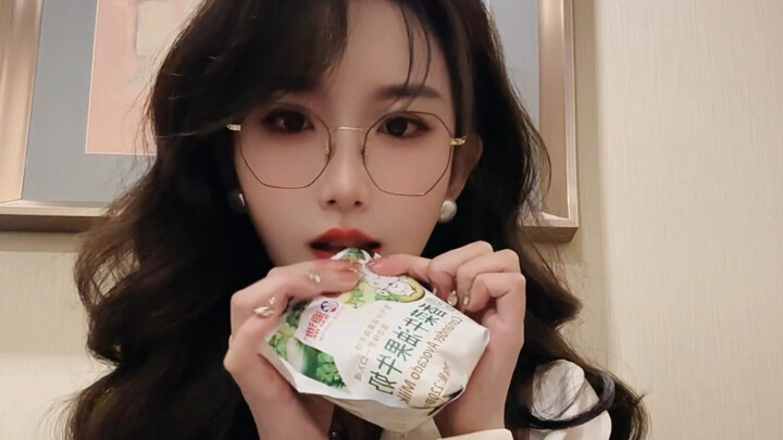 أصبحتُ أيضًا مدوّنة تقييماتٍ ( ･⊝･∞)