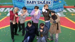 ENHYPEN «Keep Swimming Through» على مسرح عرض عيد الشكر في ميسيز ~ كم هم لطيفون ❤️