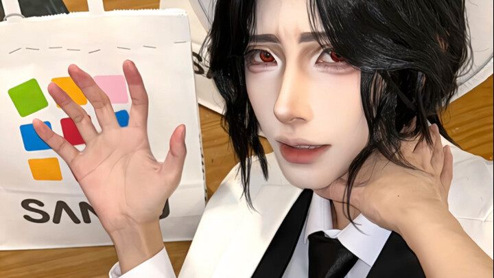 زرت متجر الغو-زي وصادفت شابًا وسيمًا في مظهره الرائع!