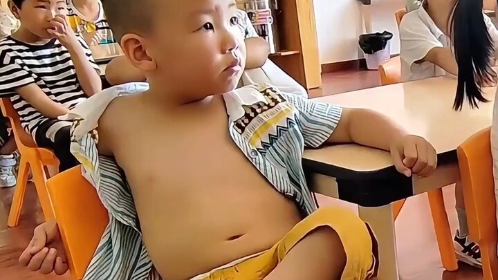 لقد رأيت الكثير من طلاب إعادة السنة، لكن هذه المرة الأولى التي أرى فيها طالب إعادة في الروضة