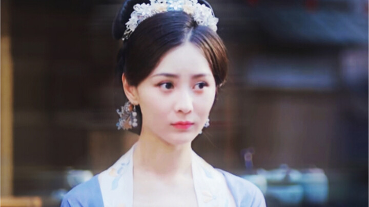 Đạo diễn, anh còn trẻ thế mà lại bắt cô ấy đóng vai mẹ của một cô bé 18 tuổi? Thật vô lý! Chẳng lẽ c