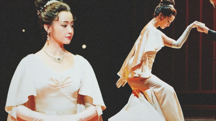 Oh my god! Erika Sawajiri’s latest look is stunning—she’s as beautiful as ever.