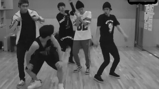 Bạn có thể nhảy ở bất cứ đâu-Uniq "Bãi đậu xe"