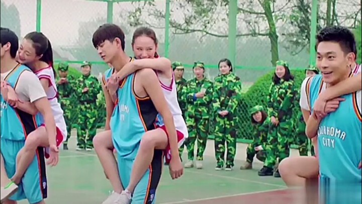 การเป็นนักเรียนชายเพียงสามคนในโรงเรียนนั้นเป็นอย่างไรนะ? ฉันอยากถามโรงเรียนนั้น