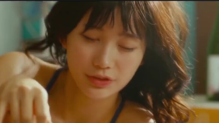 What does it feel like to suddenly have an extra woman while sleeping?