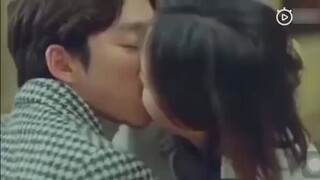 Kong Liu's kissing skills are too strong, the ghost sofa kissing scene, some clips deleted from the 
