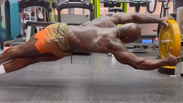 Holding the steering wheel, driving with the core