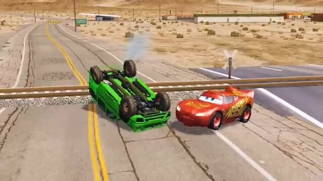 Flatbed Truck Mcqueen  _ Transportation with Truck - Pothole vs Car _575 - BeamN