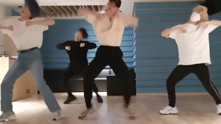 [Stray Kids] Thử thách nhảy cửa sau tốc độ gấp đôi chết người!