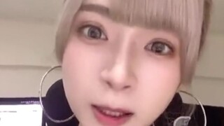 A--chân trên vai--đế giày...hướng lên trời--1.0_____197