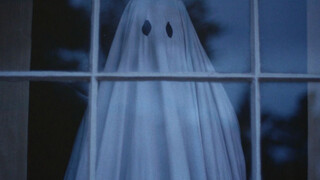 "ฉันรู้ว่าคุณอยู่ที่นี่มาตลอด แต่ฉันกำลังจะเริ่มต้นชีวิตใหม่" - "A Ghost Story"