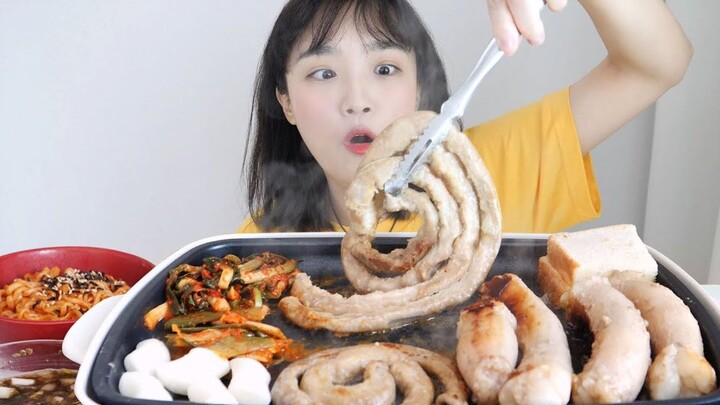 【Nado Official Chinese Subtitles】Chubby and Chewy Grilled Sausage Mukbang _ After eating grilled sau