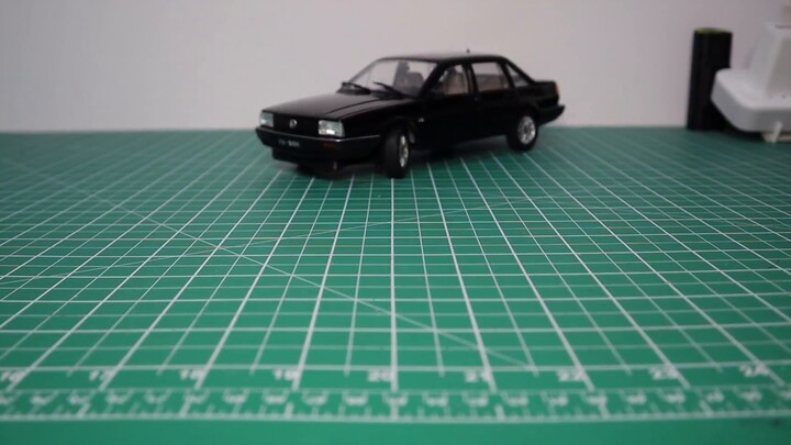 Alloy car model with full scale remote control, 1:18 Volkswagen Santana, front-wheel drive static mo